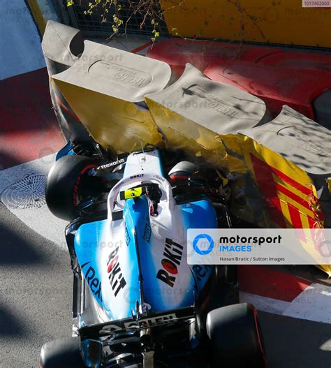 Robert Kubica Williams Fw Crashes Out In Q Azerbaijan Gp