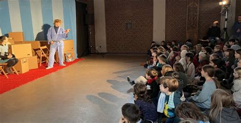 Das Theaterstück Ganz schön blöd Michael Ende Grundschule