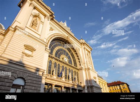 Budapest Railway Station Stock Photo Alamy