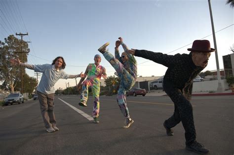 Red Hot Chili Peppers、今年2枚目となるアルバム『return Of The Dream Canteen』リリース “白昼夢のような”ジャケ写も Real Sound