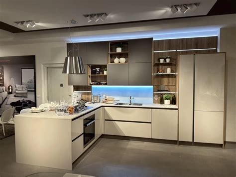 Cucina Con Penisola Veneta Cucine Like J A Trento Sconto 40