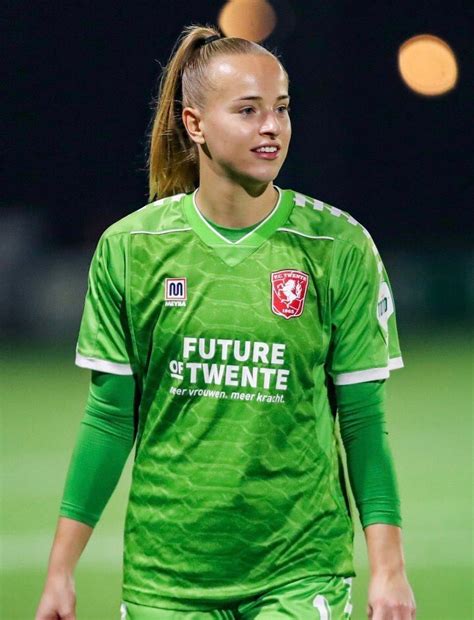 Daphne Van Domselaar Hot Soccer Girls