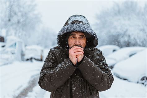 5 Essential Clothing Items For Preventing Frostbite Health Beathealth Beat