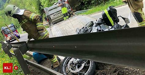 Unfall Auf Der L Kollision Zwischen Pkw Und Motorrad Auf Der