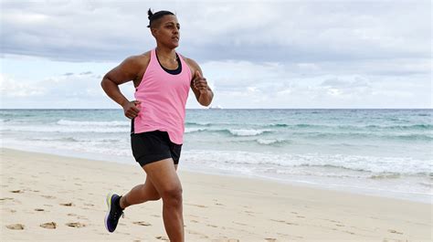 Correr En La Playa Beneficios Y Consejos Para Empezar Medlia