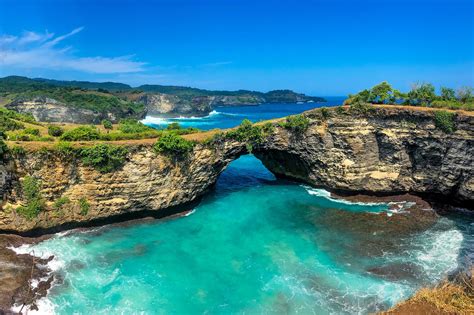 Broken Beach in Nusa Penida - Pasih Uug Beach in Bali - Go Guides