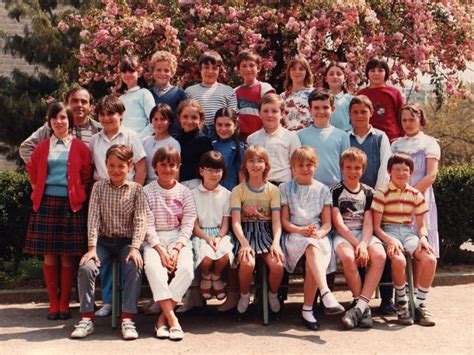 Photo de classe CM2 de 1984 Ecole Georges Clémenceau Copains d avant