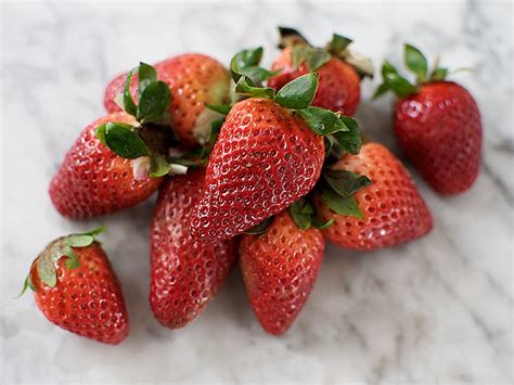 Strawberries 400g Pack Creamline