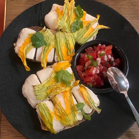 Zanaya Ju Rez Ciudad De M Xico Mexico Molletes Tradicionales