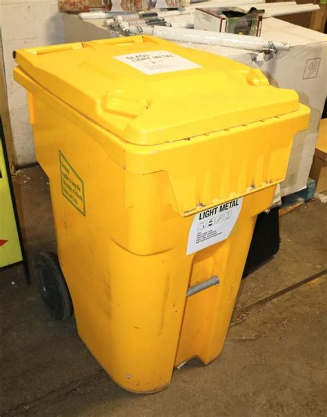 LARGE YELLOW RECYCLING BIN WITH WHEELS