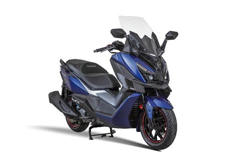 Dafra Cruisym 300 ABS 2023 chega ao Brasil como opção de scooter premium