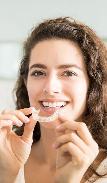 Invisible Braces Invisalign® Davinci Clinic