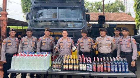 Razia Pekat Di Dua Tempat Polres Jepara Sita Ratusan Botol Miras Kami