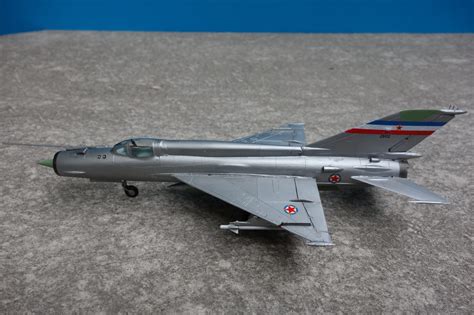 Mig 21r Recce Fishbed 172 Finescale Modeler Essential Magazine For