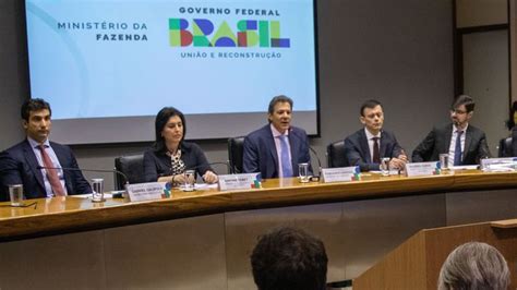 Haddad apresenta arcabouço fiscal e prevê estabilizar dívida até 2026