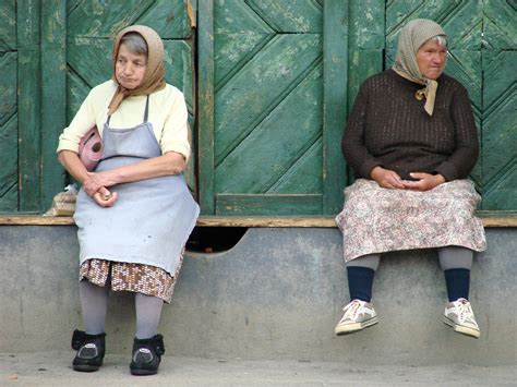 File:Old Women - Biertan - Romania.jpg - Wikimedia Commons