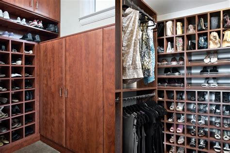 12 Expert Tips to Maximize Closet Space - Laurysen Kitchens