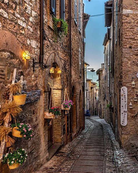 IG ITALIA su Instagram italia spello Spello è il borgo che