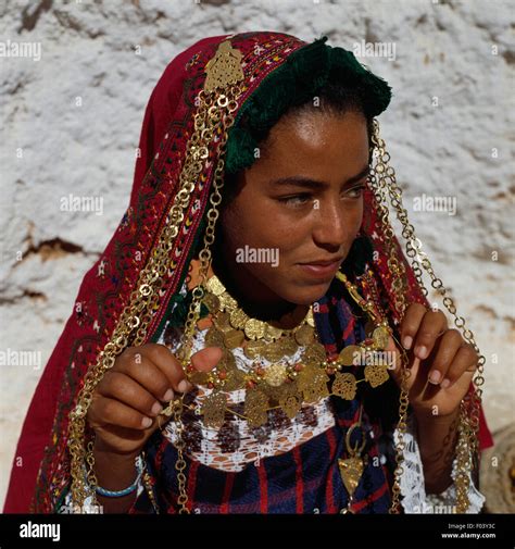 Berber Girl In Traditional Clothes Hi Res Stock Photography And Images