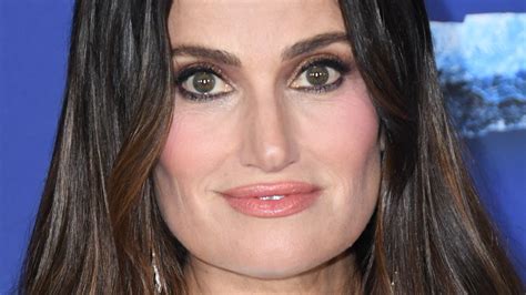 La Vera Ragione Per Cui Idina Menzel Ha Cambiato Nome Italian News Viral