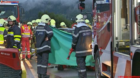 Bfv Liezen Feuerwehren Bei Tragischem Verkehrsunfall Gefordert