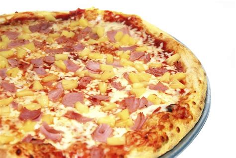 Hawaiian Pizza Was Invented By A Canadian Sam Panopolous A Canadian From London Ontario