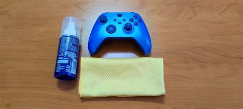 This Is The Right Way To Clean Your Xbox Controller