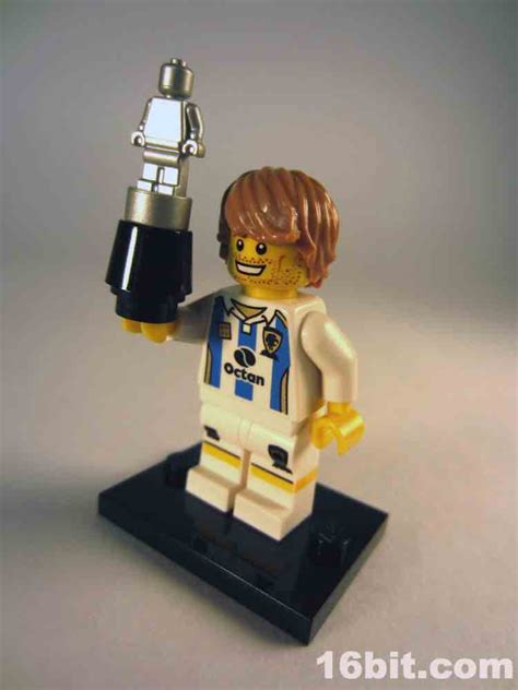 16bit Figure Of The Day Review LEGO Minifigures Series 4 Soccer Player