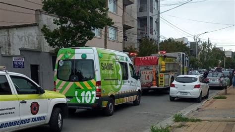 Una dotación de Bomberos acudió a un complejo de departamentos de Mitre