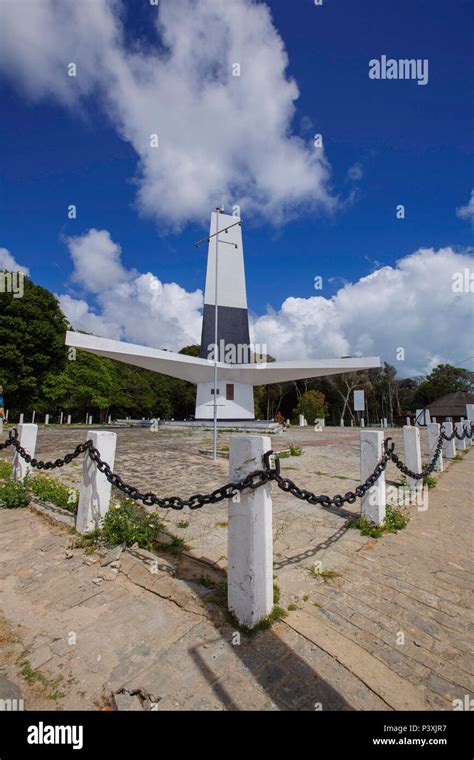 Marco Erguido Em Ponta Do Seixas Conhecido Como Farol Do Cabo Branco