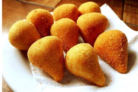 Essa é a receita da minha mãe para fazer uma coxinha simples e deliciosa