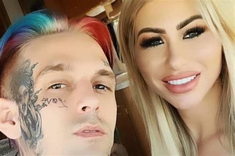 Minacce Di Morte E Insulti Alla Fidanzata Di Aaron Carter La Accusano