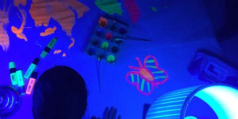 luz negra  es  como se utiliza