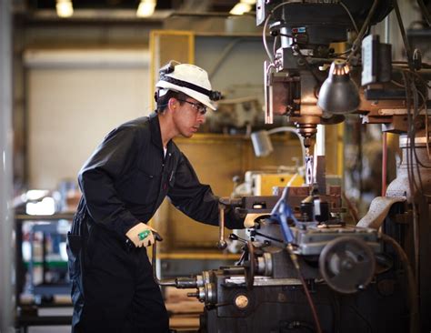 How To Get Workers To Wear Safety Gloves And Prevent Hand Injuries