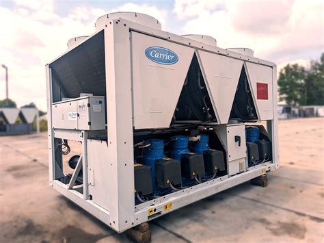 CHILLER/HEAT PUMP CARRIER 30RQ 331 KW - Szirs Sp. Zoo