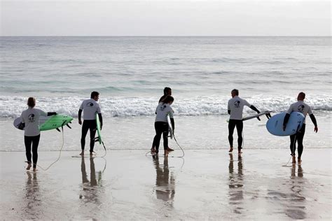 Curso De Surf Para Principiantes En Fuerteventura Hellotickets