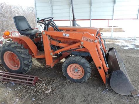 1985 Kubota B7200 4 Wheel Drive Tractor With 1630 Bucket 7390 Hours