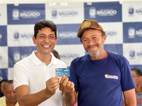 Prefeitura De Salgado Realiza Distribui O De Cart Es Do Renda Salgado