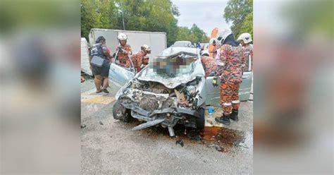 Lori Masuk Laluan Bertentangan Langgar Kereta Wanita Warga Emas Maut