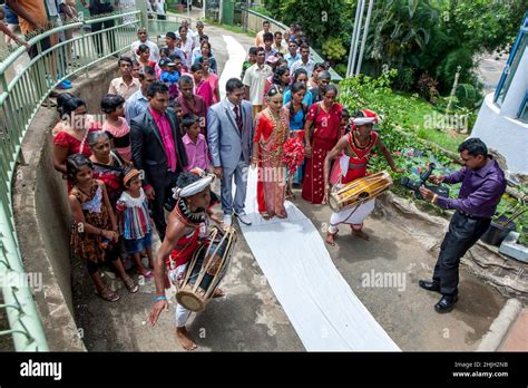 Sri lanka wedding hi-res stock photography and images - Alamy