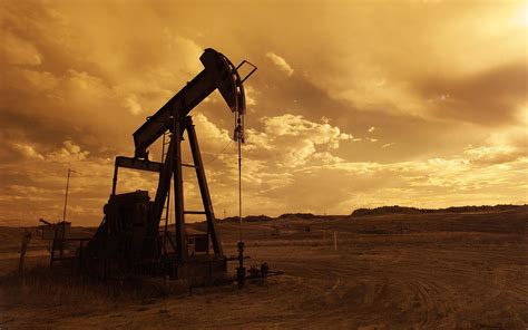 Kuwait says two new oil fields have been discovered - Arabian Business ...