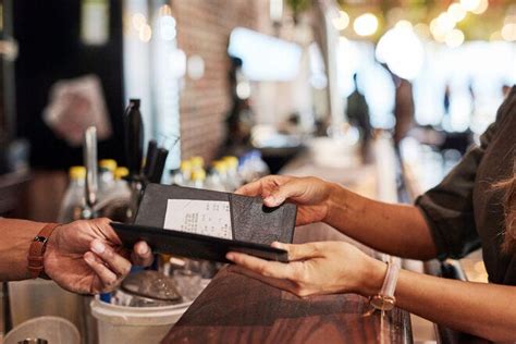 What Is The Rule For Tipping Travelers Guide To Tipping Etiquette