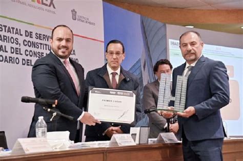 Miguel Gutiérrez Recibe Reconocimiento Al Esfuerzo Hacendario Del Ihaem Radio Expresión México