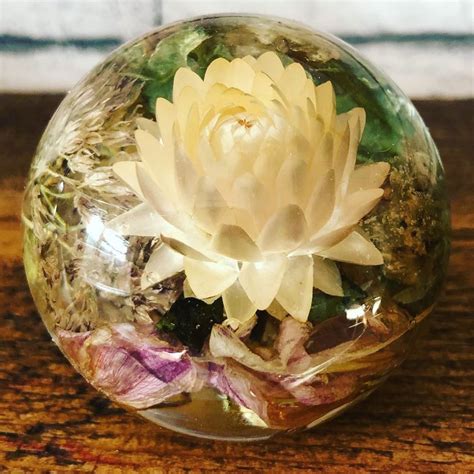 𝒞𝓁𝒶𝒾𝓇𝑒 𝐿𝒶𝓃𝒸𝒽𝑒𝓈𝓉𝑒𝓇 On Instagram Beautiful 6cm Sphere Made With Wedding