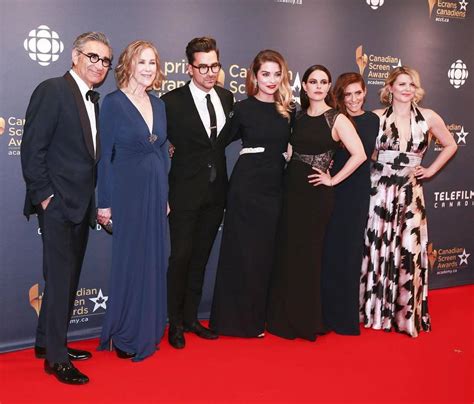 #cdnscreen16 the cast of schitt's creek pose on the red carpet at the 2016 canadian screen ...