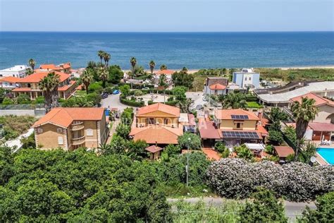 Villa In Vendita In Via Messina Marine Roccella Acqua Dei