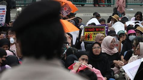 Aksi Demonstrasi Di Peringatan Hari Perempuan Internasional Vlix Id