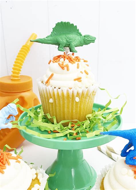 DIY Dinosaur Cupcake Toppers - Pineapple Paper Co.