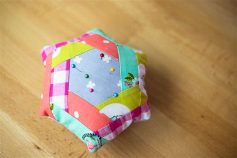 Show Off Saturday My New Log Cabin Hexi Pincushion Video Course