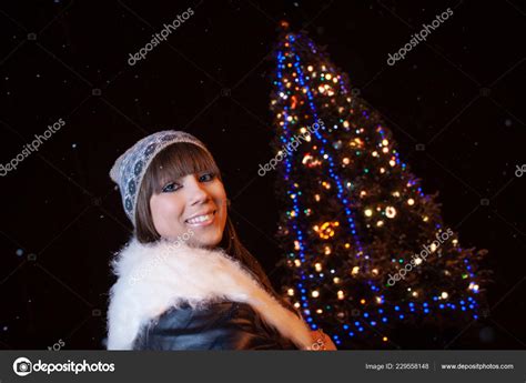 Beautiful Year Old Girl Big Christmas Tree — Stock Photo © Milkin